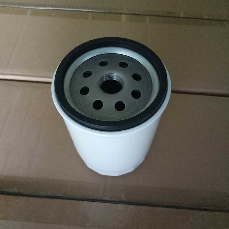 头号玩家娱乐平台供应旋装式柴油滤清器滤芯0710B4